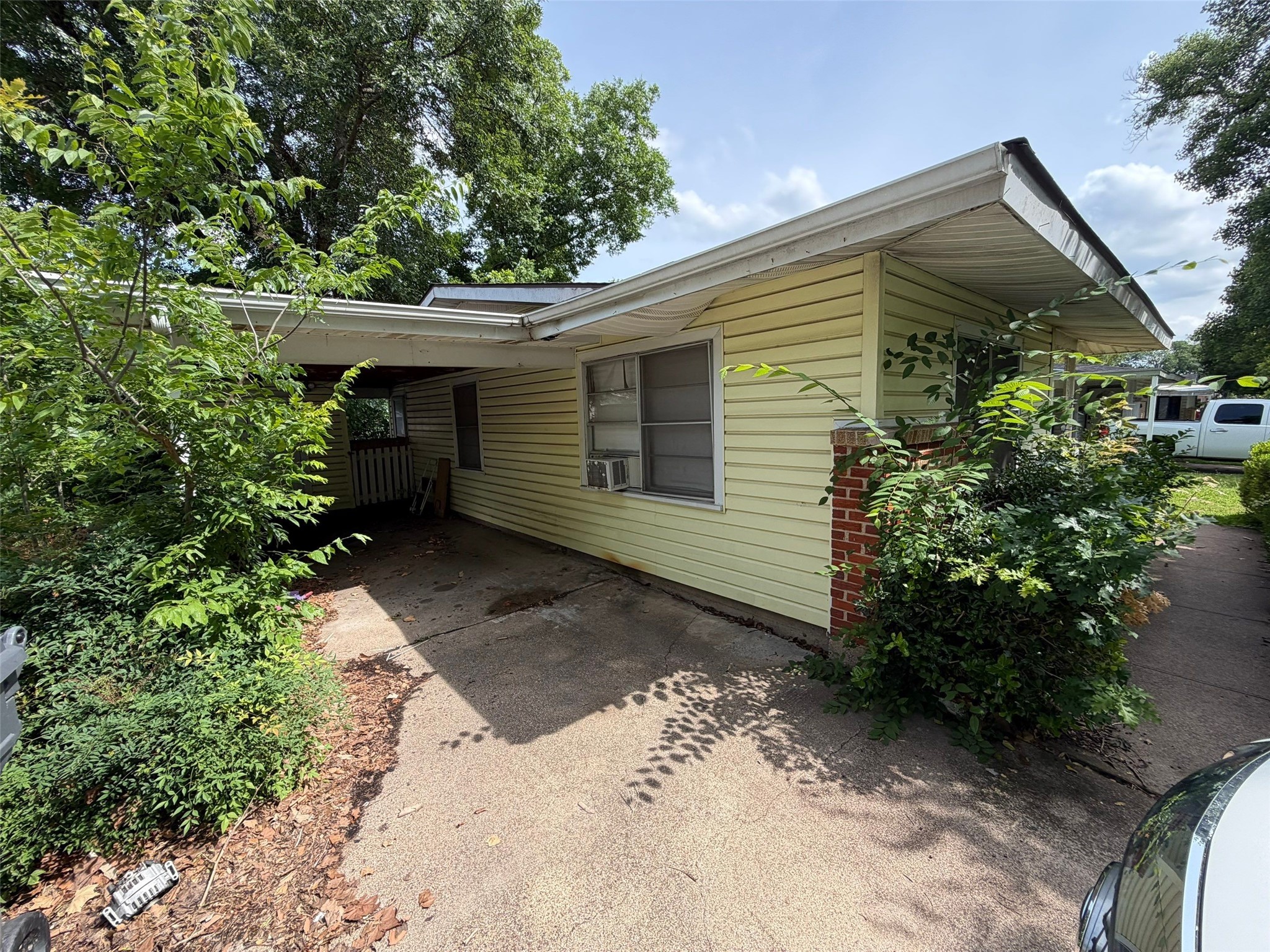 1402 Houghton Road Dallas TX 75217