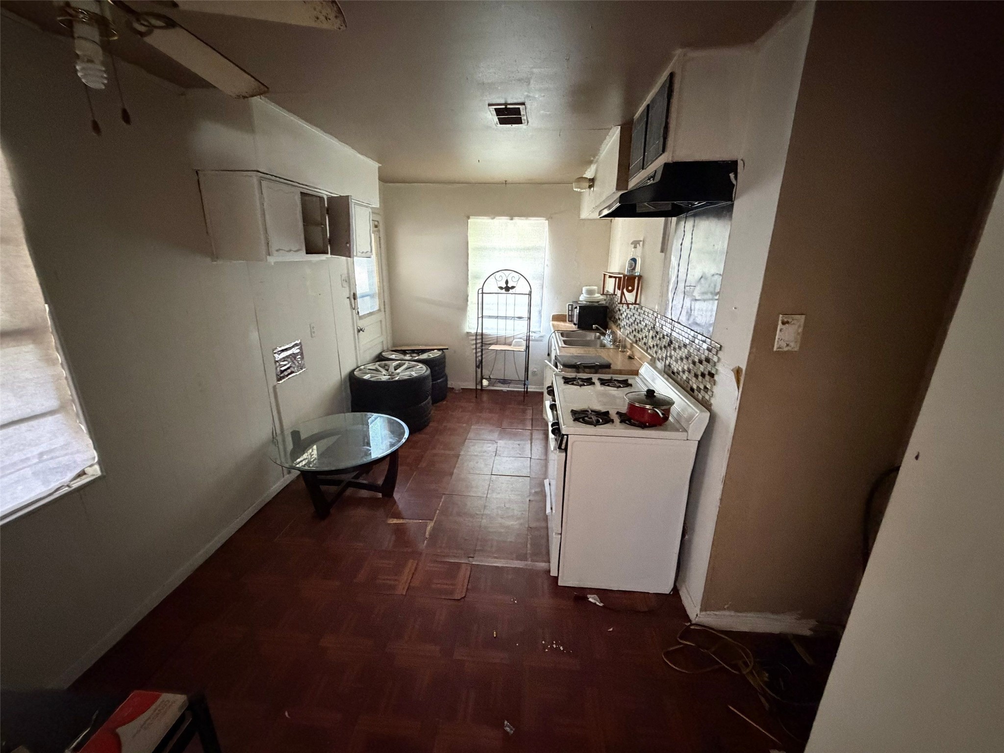 1402 Houghton Road Dallas TX 75217