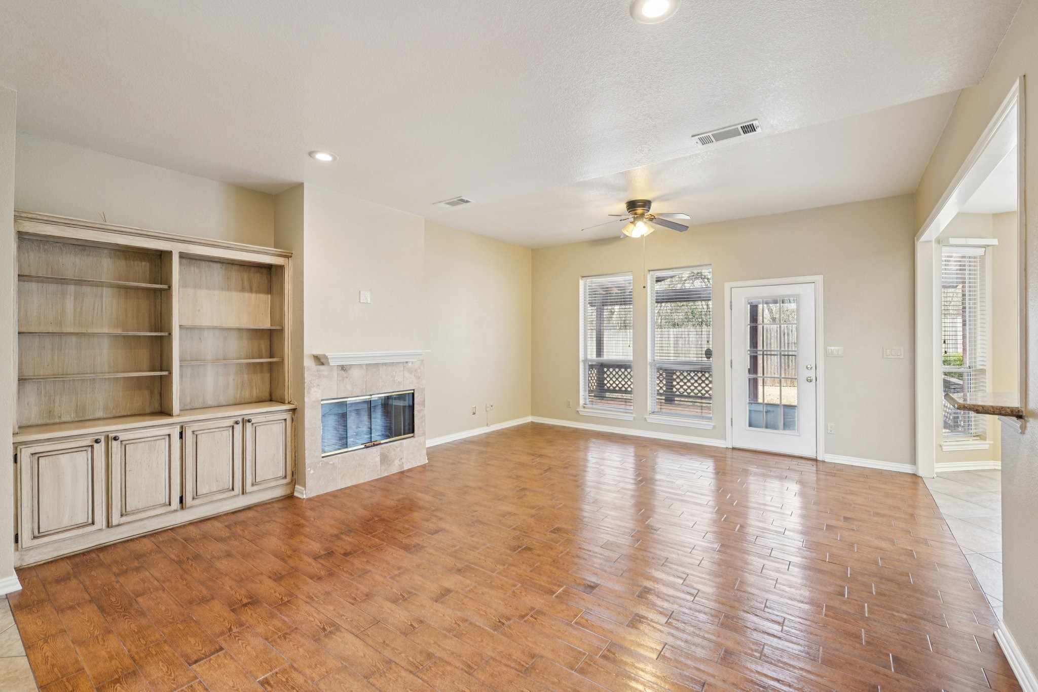 4519 Edge Creek Lane Arlington TX 76017