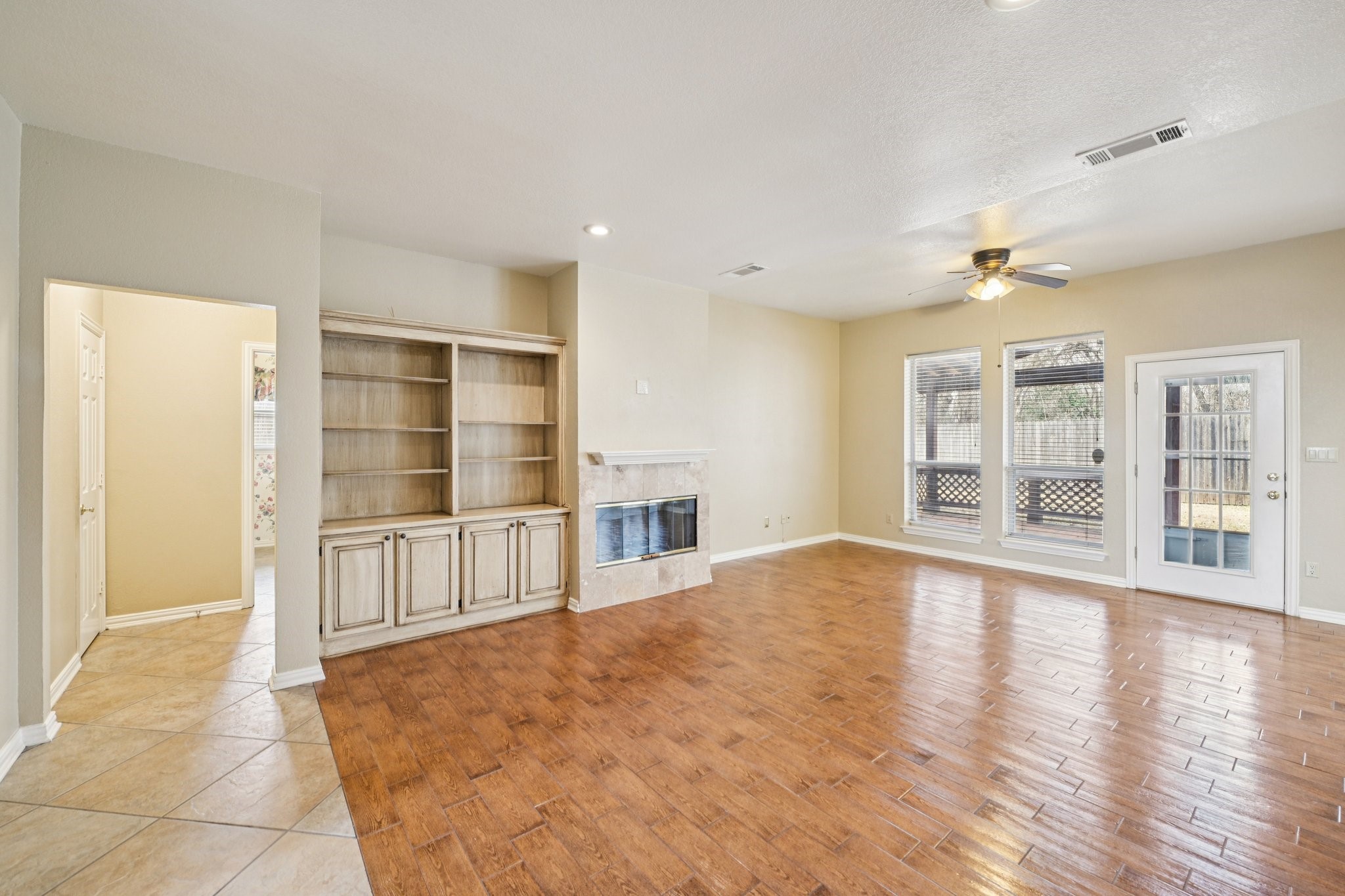 4519 Edge Creek Lane Arlington TX 76017
