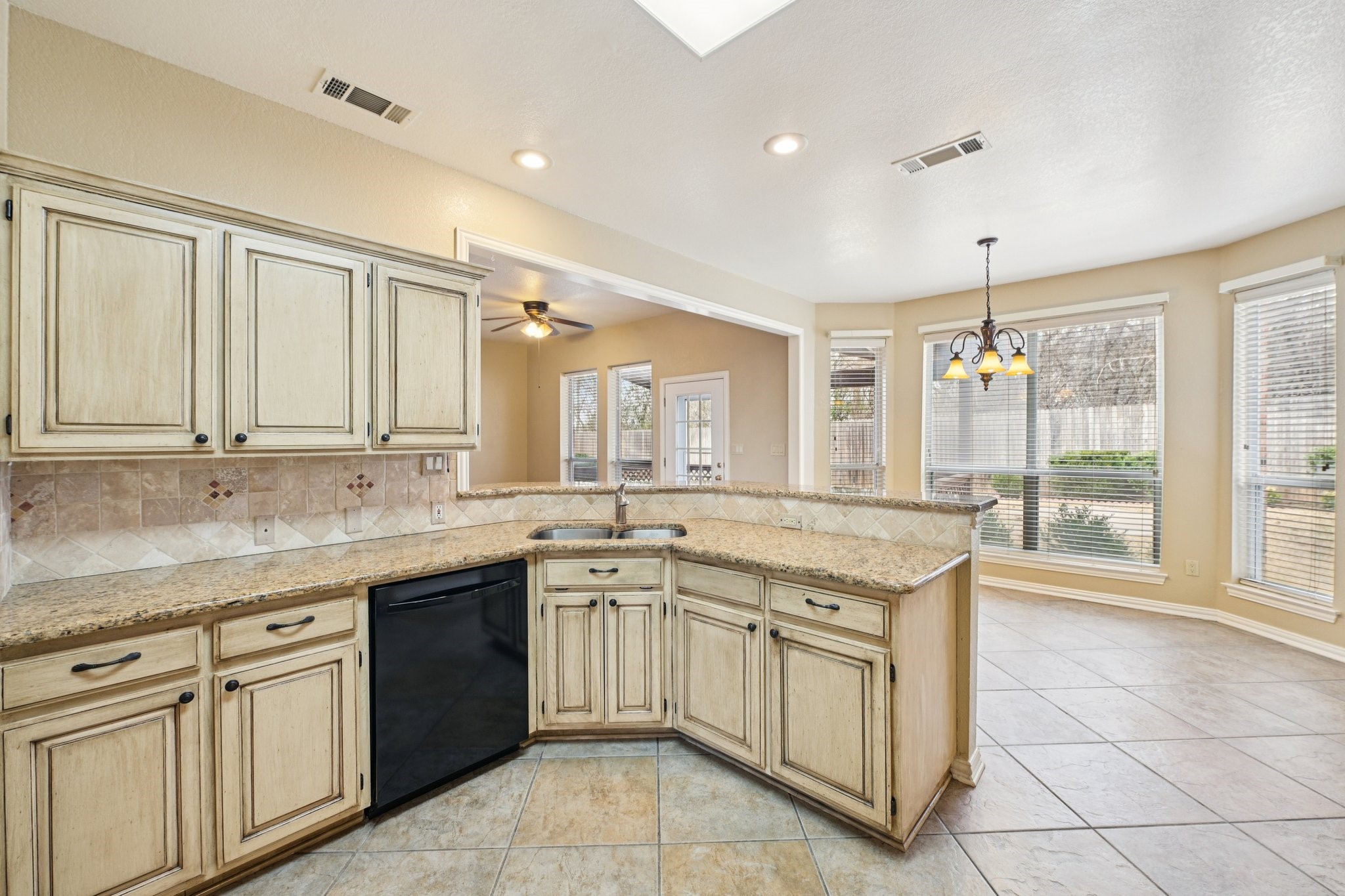 4519 Edge Creek Lane Arlington TX 76017