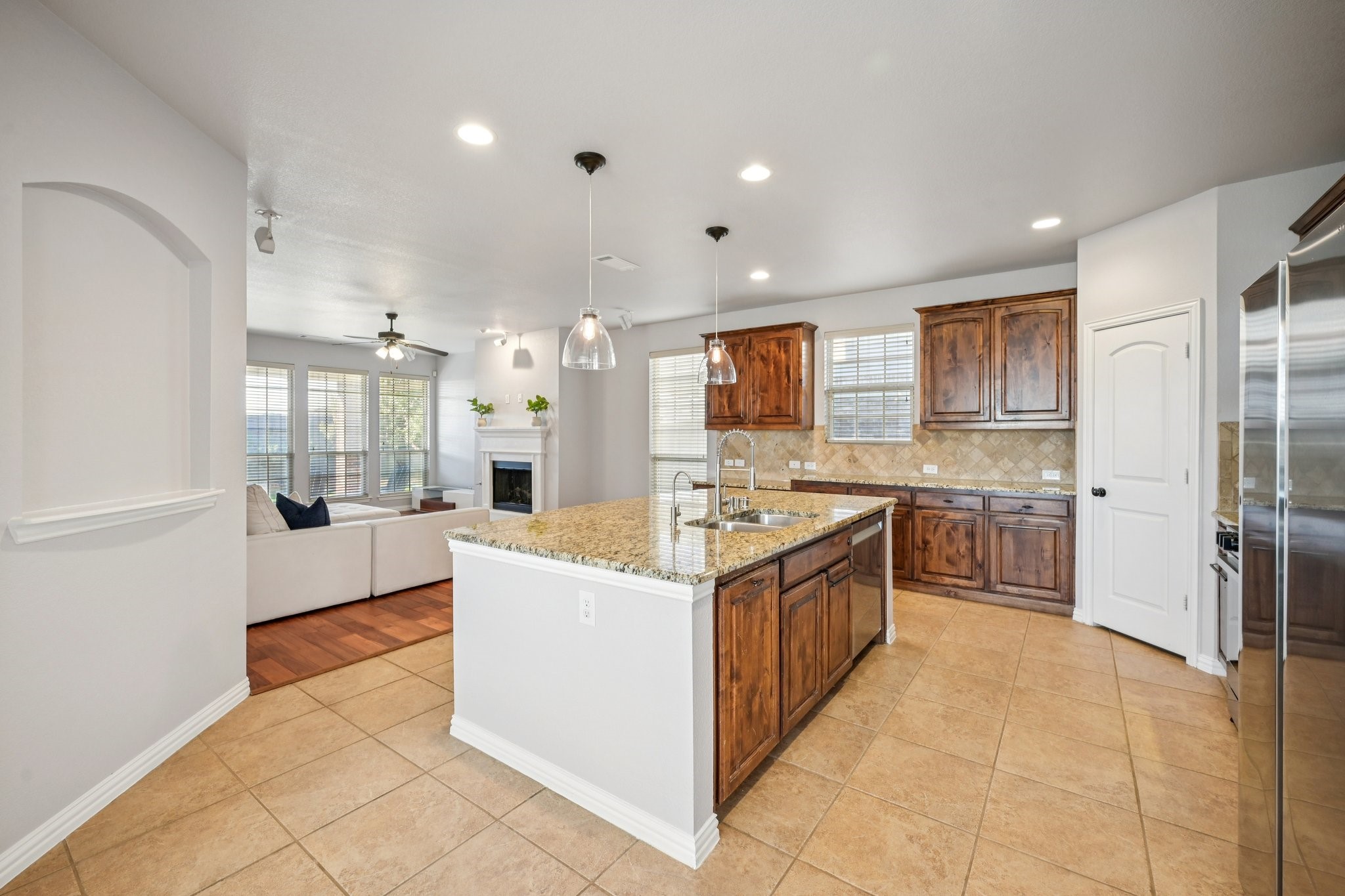 520 Eastland Drive Lewisville TX 75056