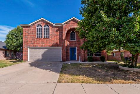 512 Ryan Street Saginaw TX 76179