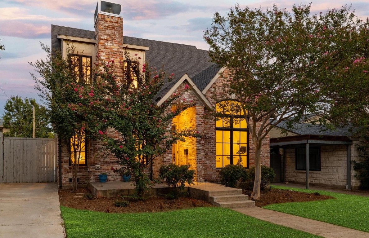 5210 Homer Street Dallas TX 75206