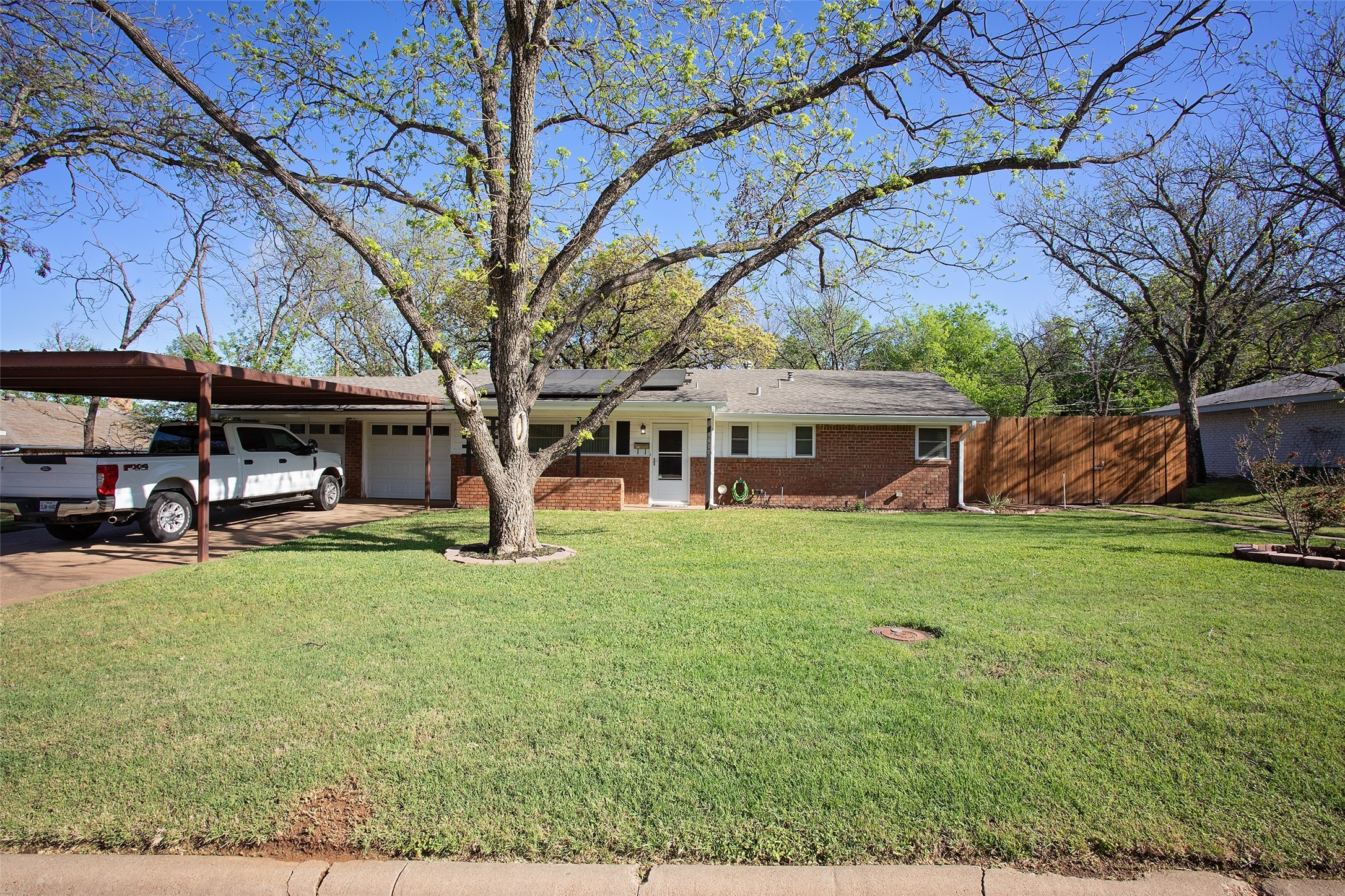 1405 Thompson Drive Graham TX 76450