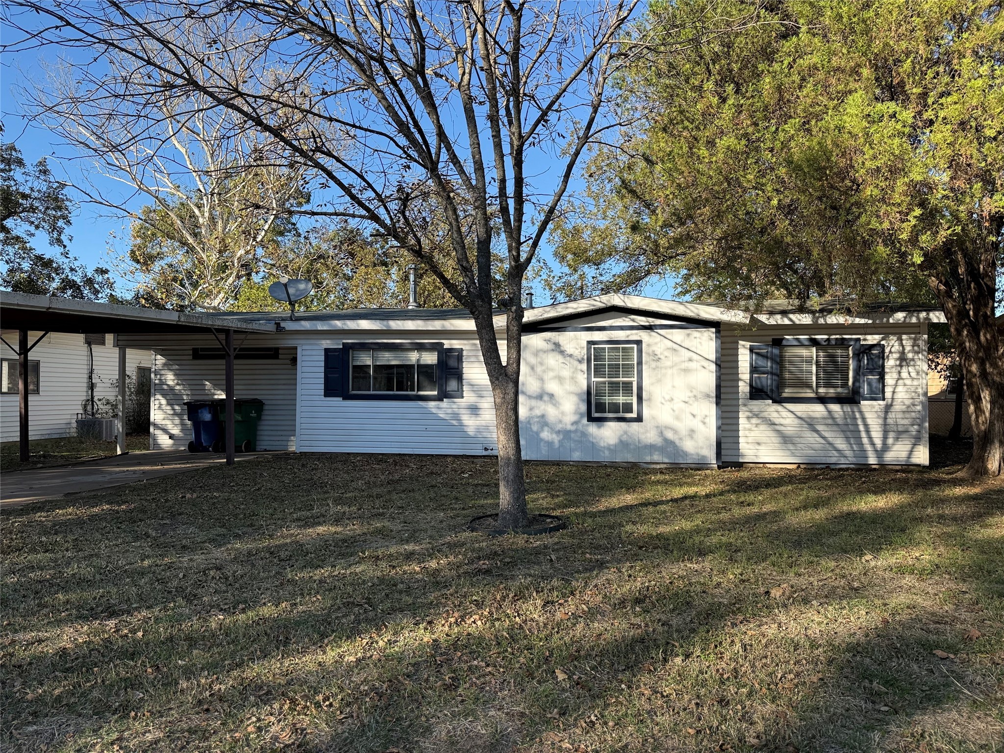1513 Lawdwin Avenue Bridgeport TX 76426