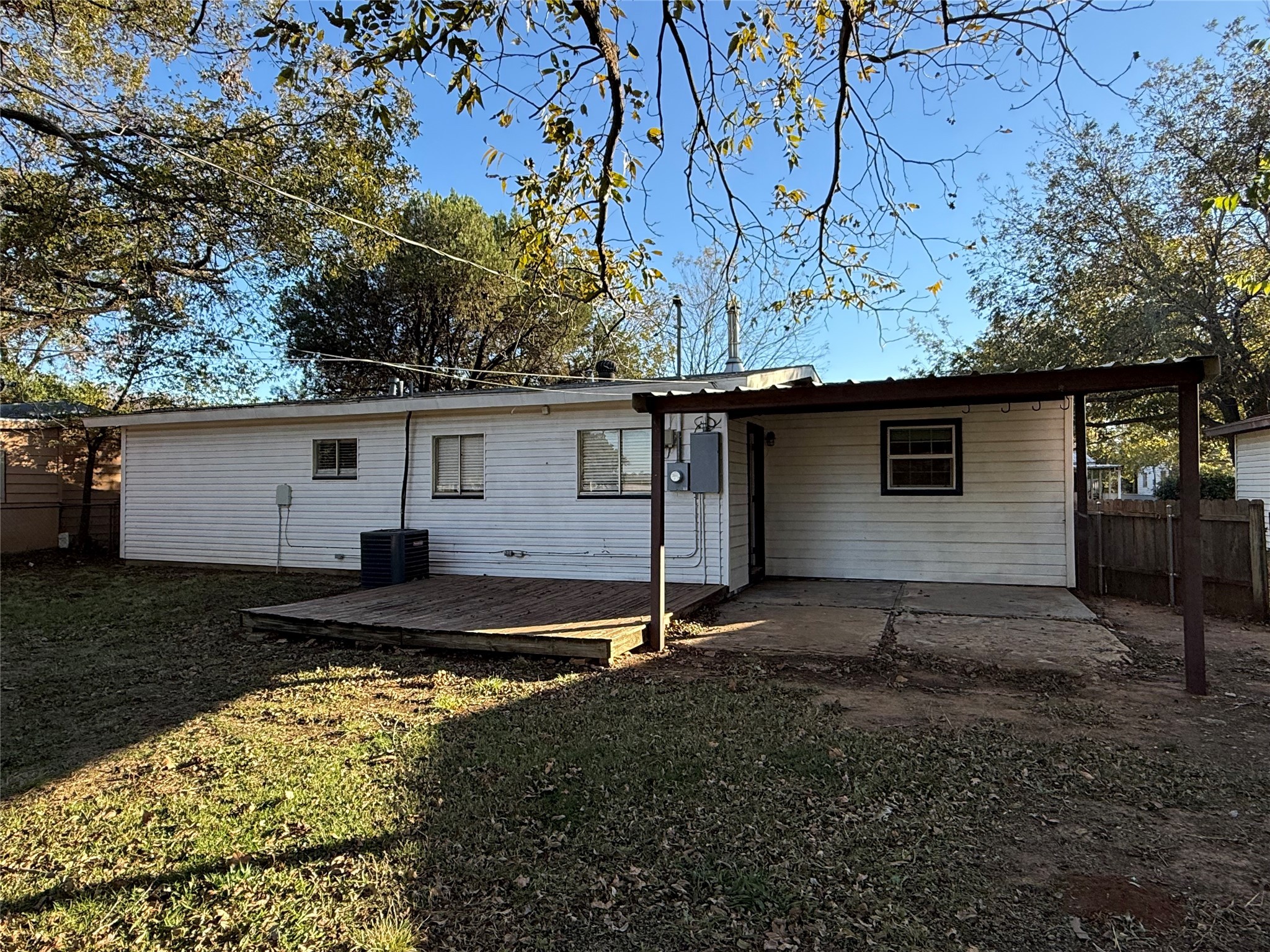 1513 Lawdwin Avenue Bridgeport TX 76426