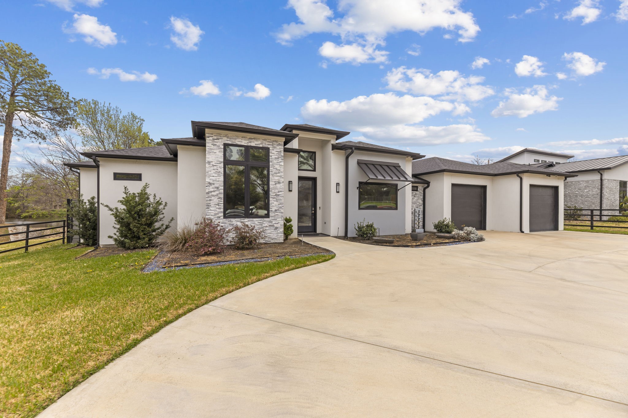 1515 N Fielder Road Arlington TX 76012