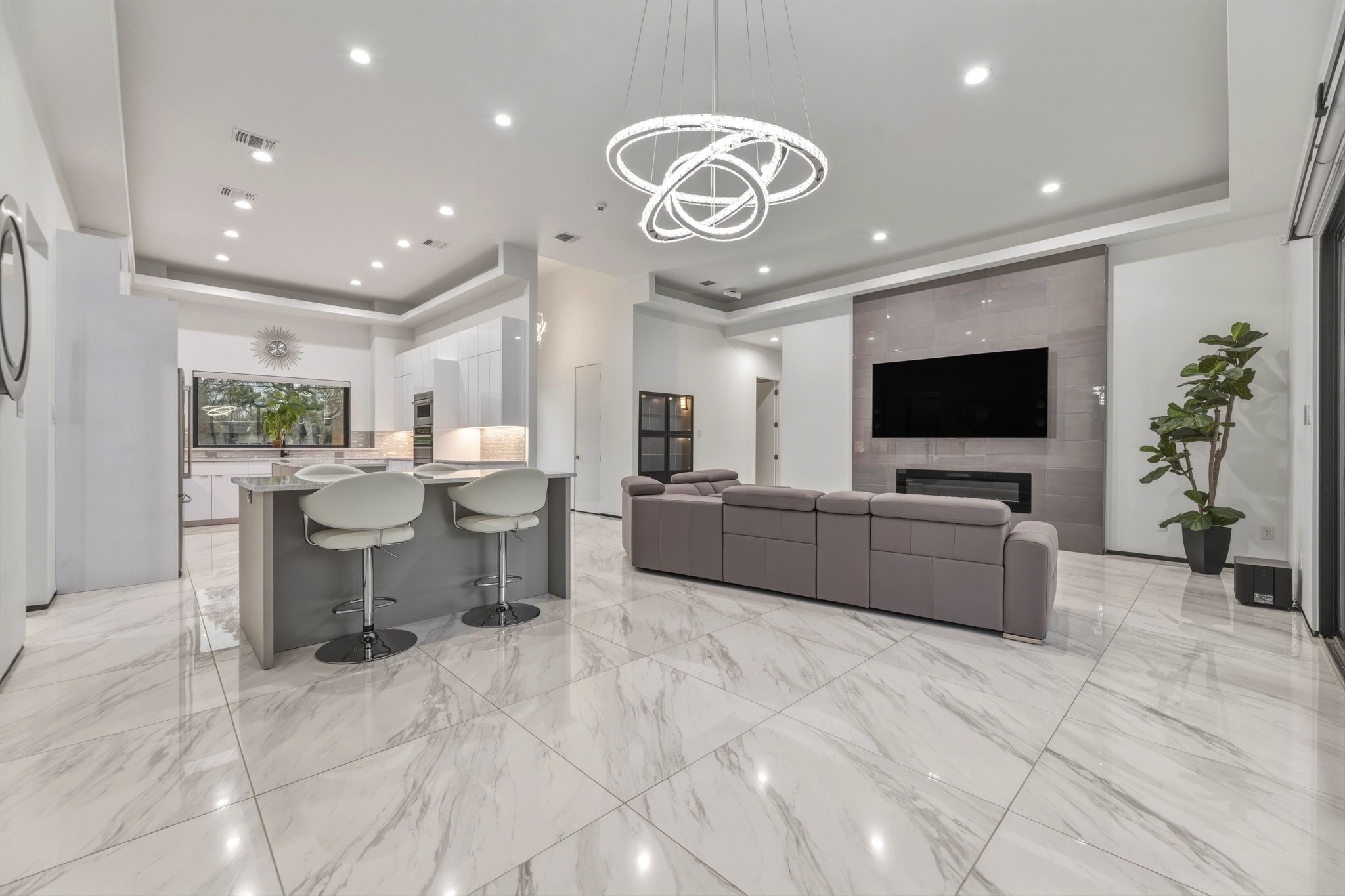1515 N Fielder Road Arlington TX 76012