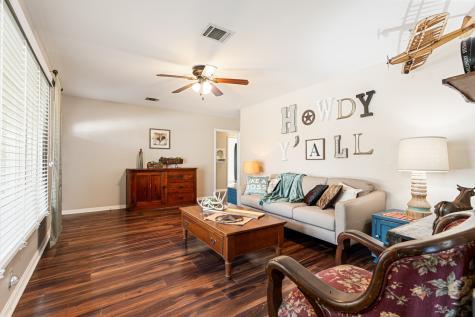 1500 W 10th Street Mcgregor TX 76657