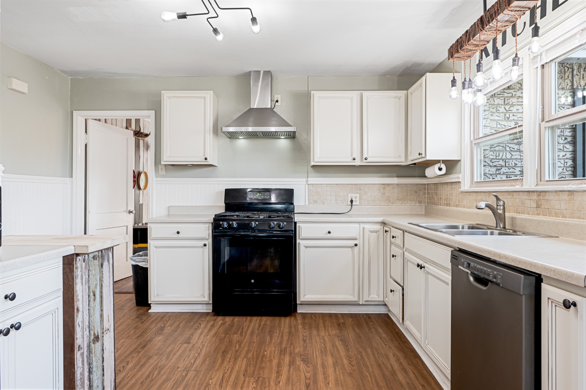 1500 W 10th Street Mcgregor TX 76657