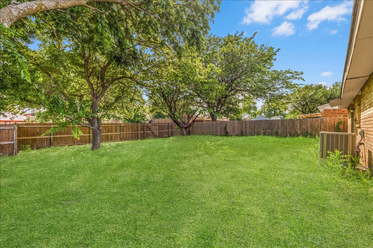 7112 Winterberry Drive Dallas TX 75249