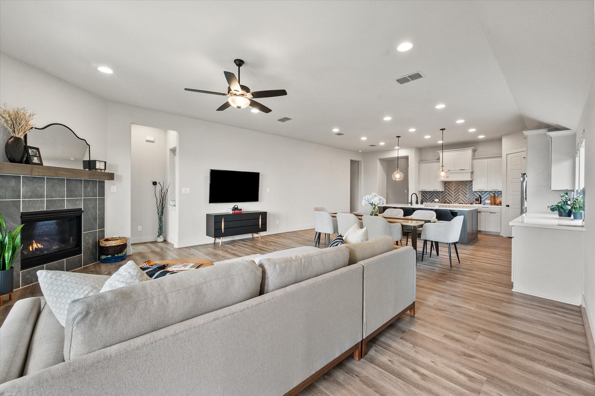 121 Tierra Blanca Lane Rhome TX 76078