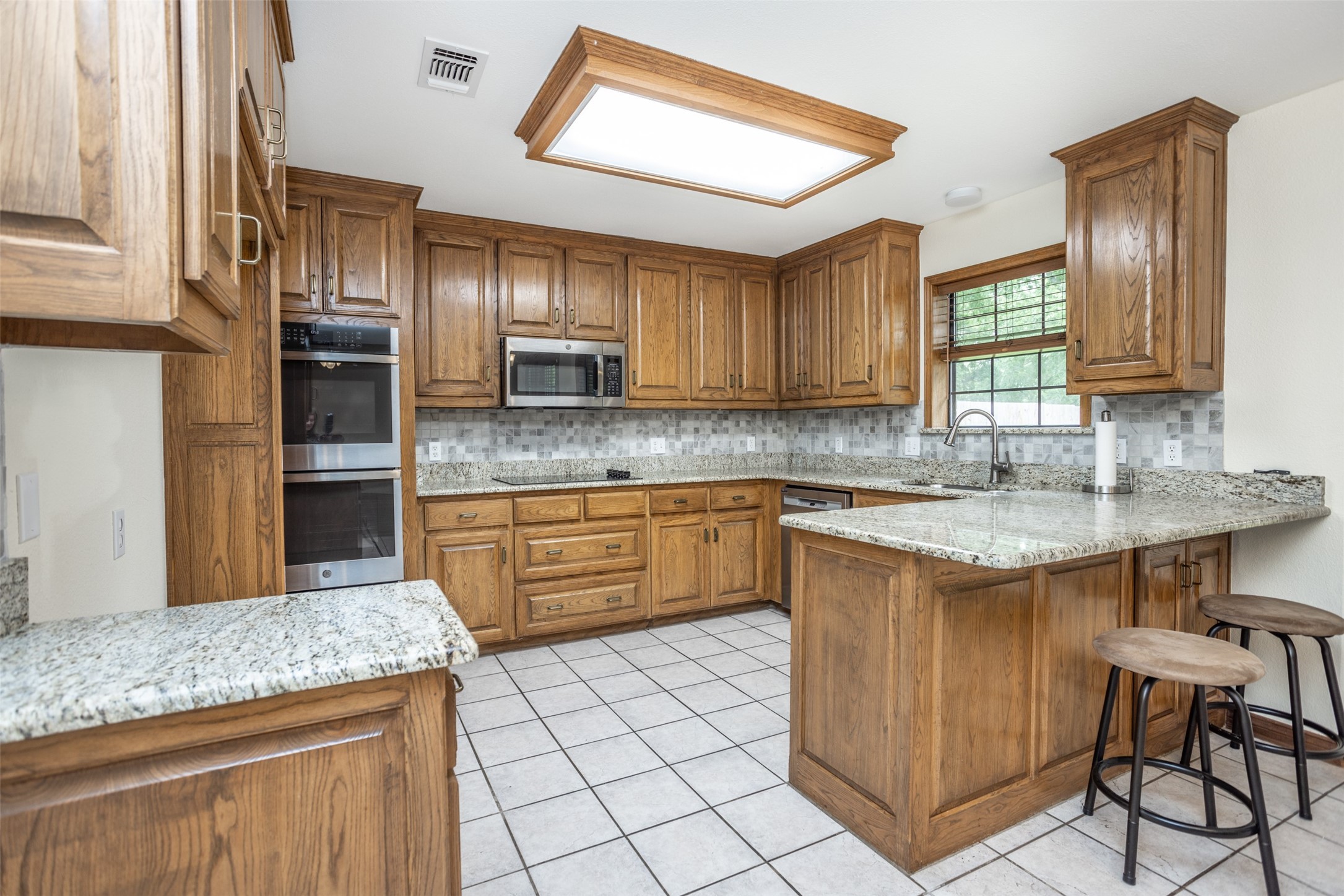 292 Old Spanish Trail Valley View TX 76272
