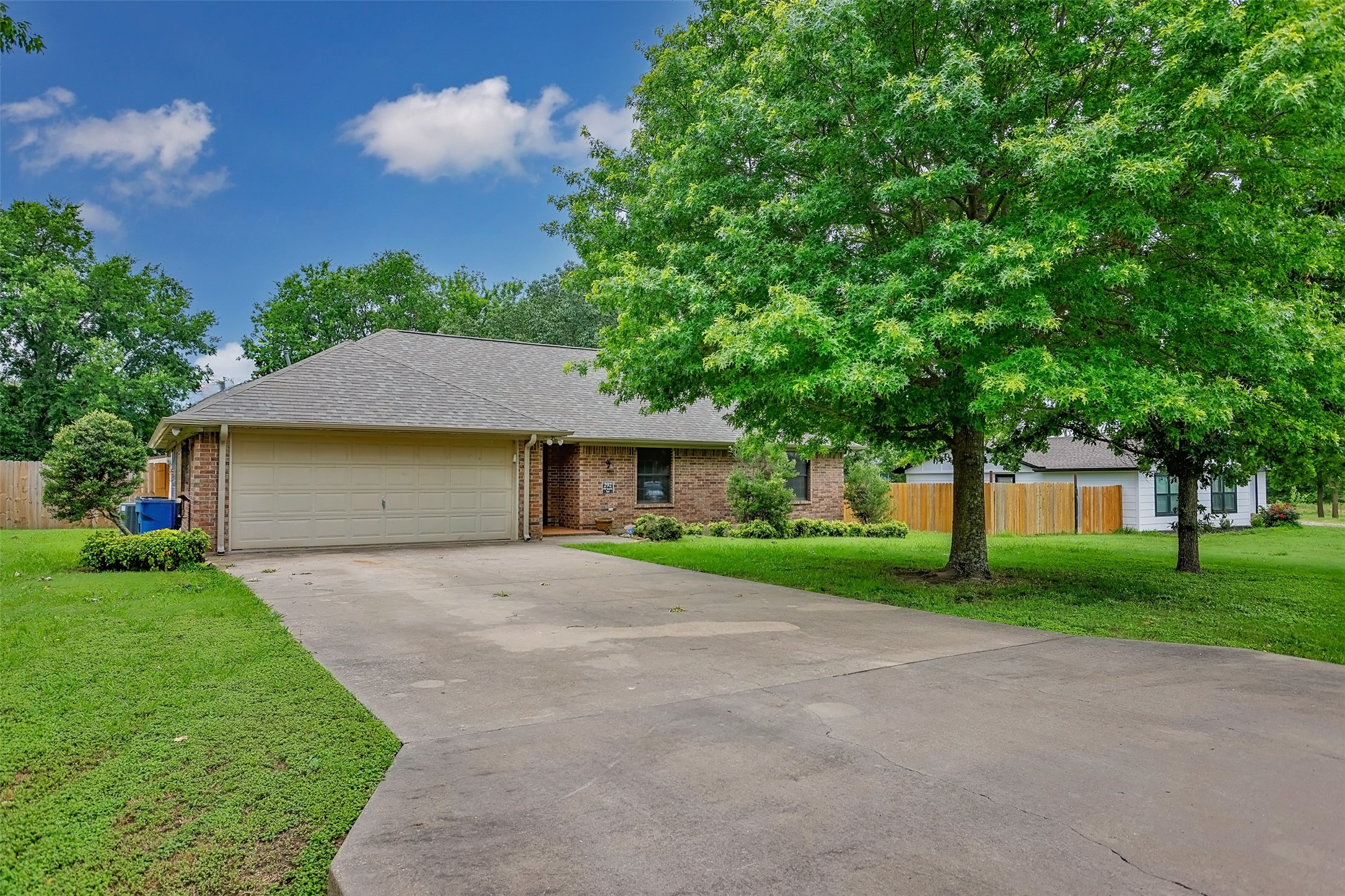 292 Old Spanish Trail Valley View TX 76272