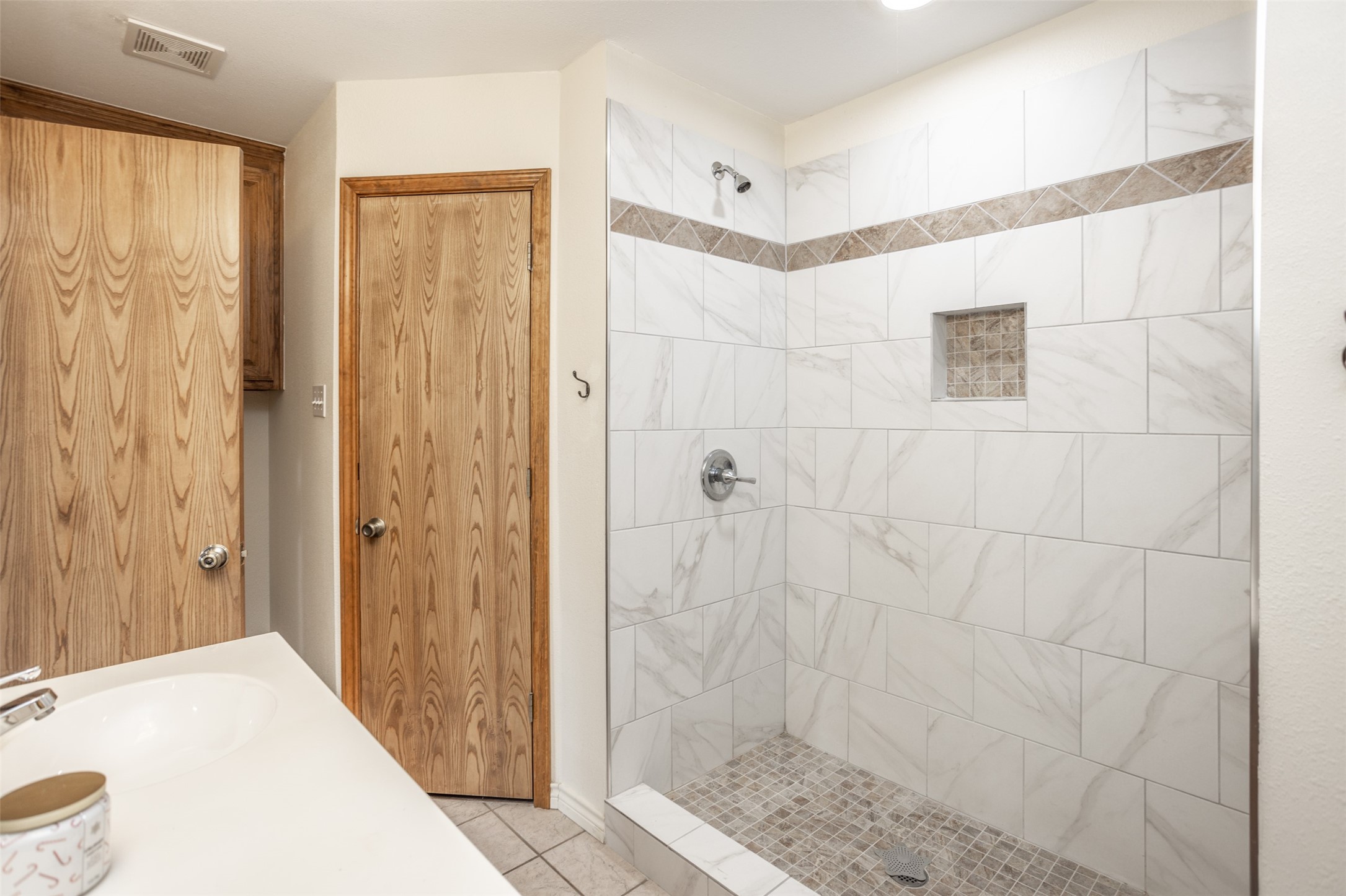 292 Old Spanish Trail Valley View TX 76272