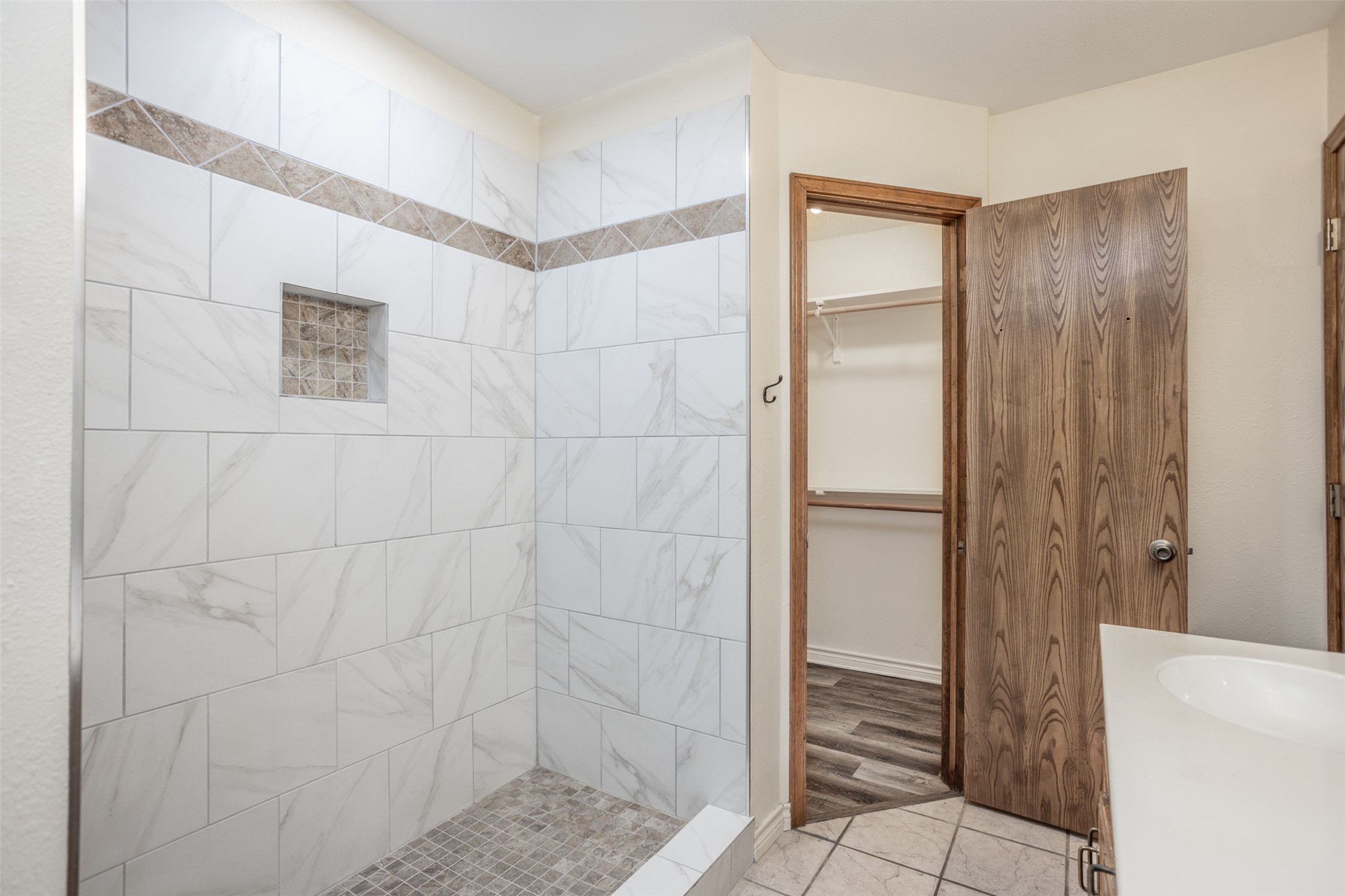 292 Old Spanish Trail Valley View TX 76272
