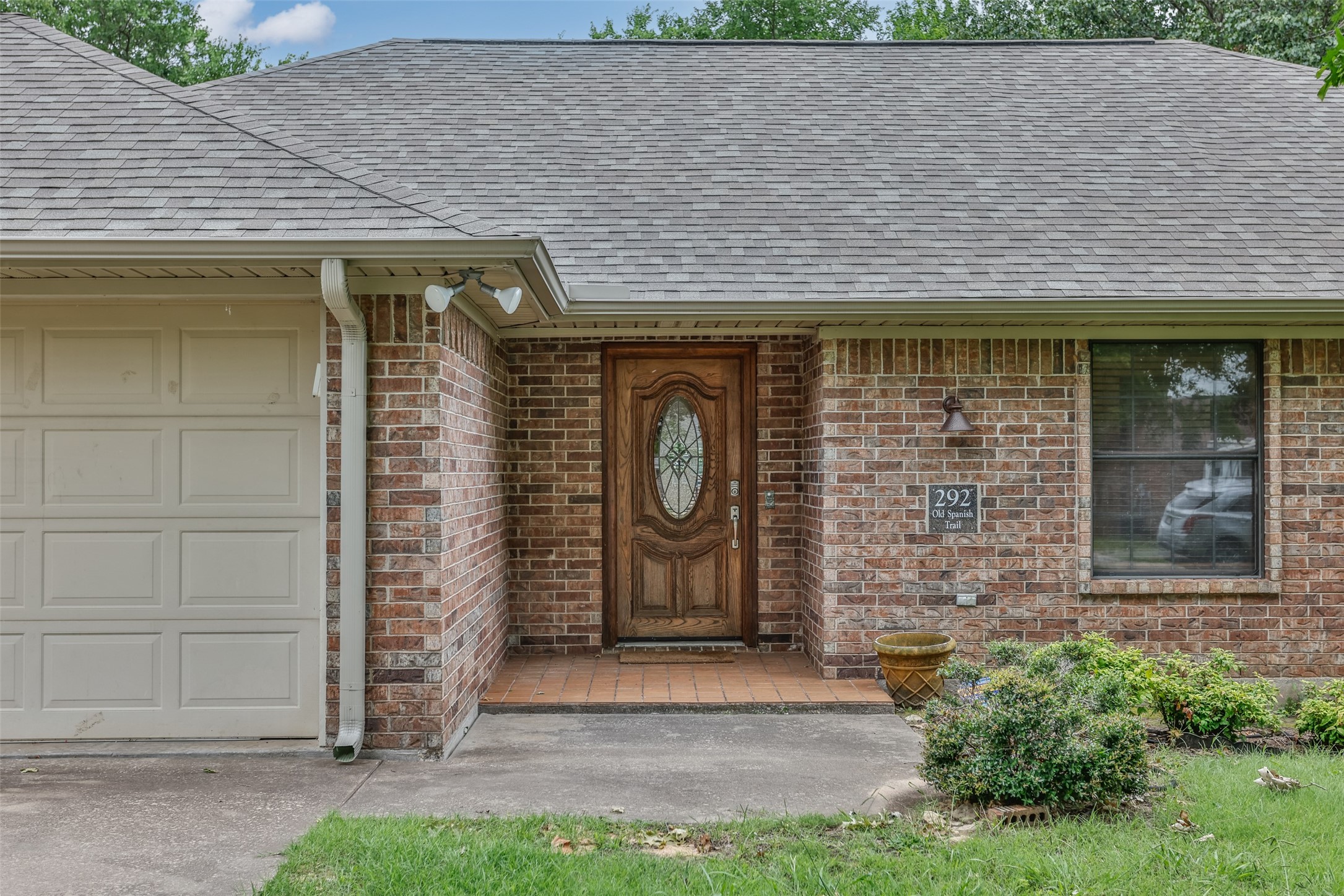 292 Old Spanish Trail Valley View TX 76272
