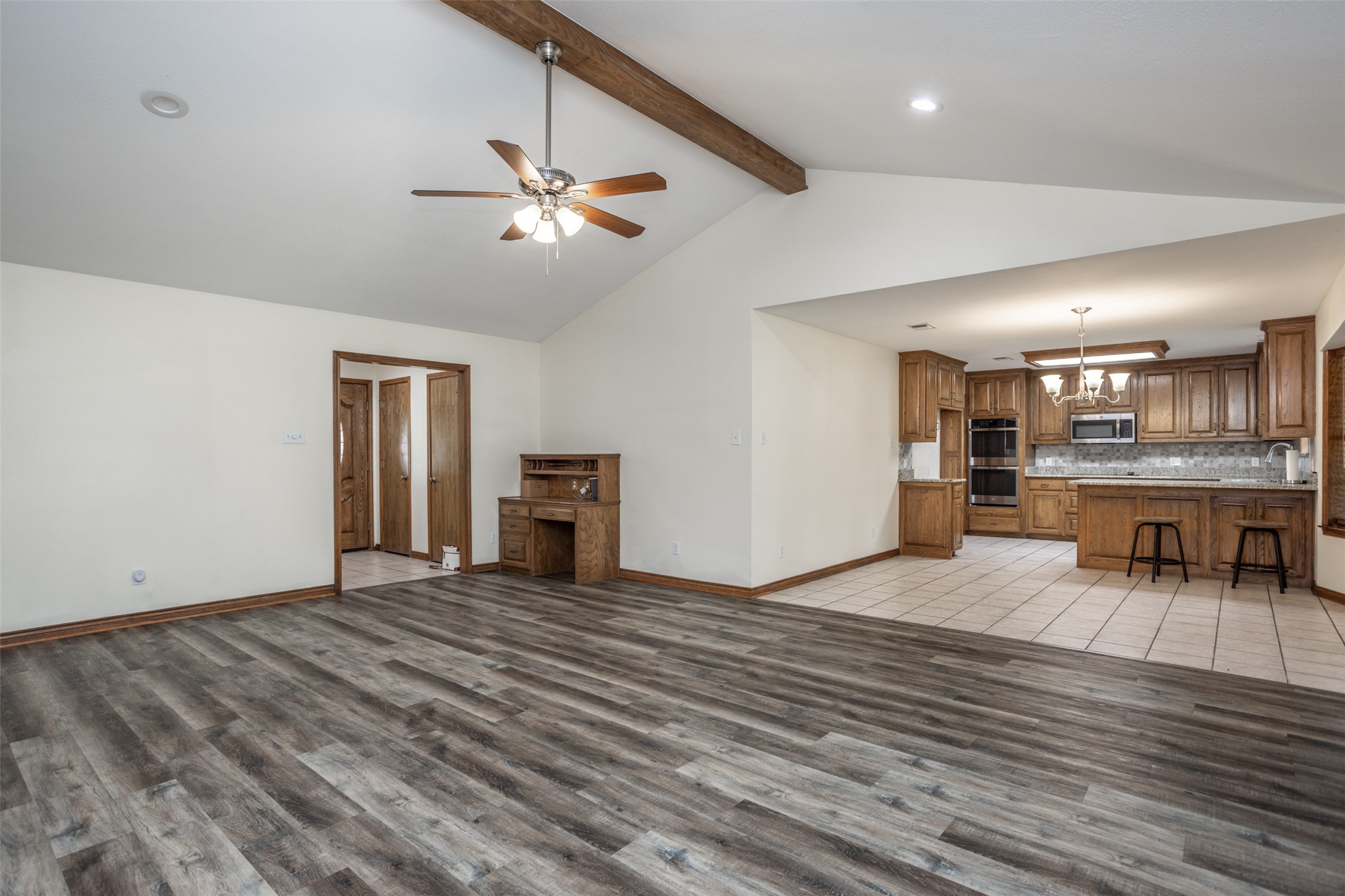 292 Old Spanish Trail Valley View TX 76272