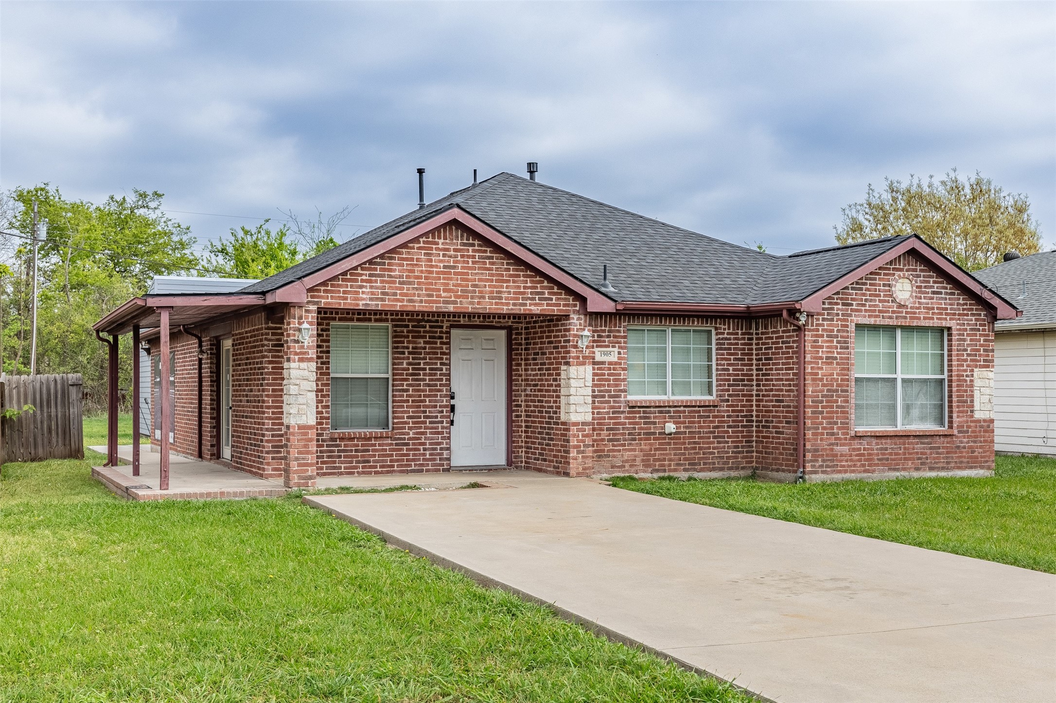 1905 E Alma Avenue Sherman TX 75090