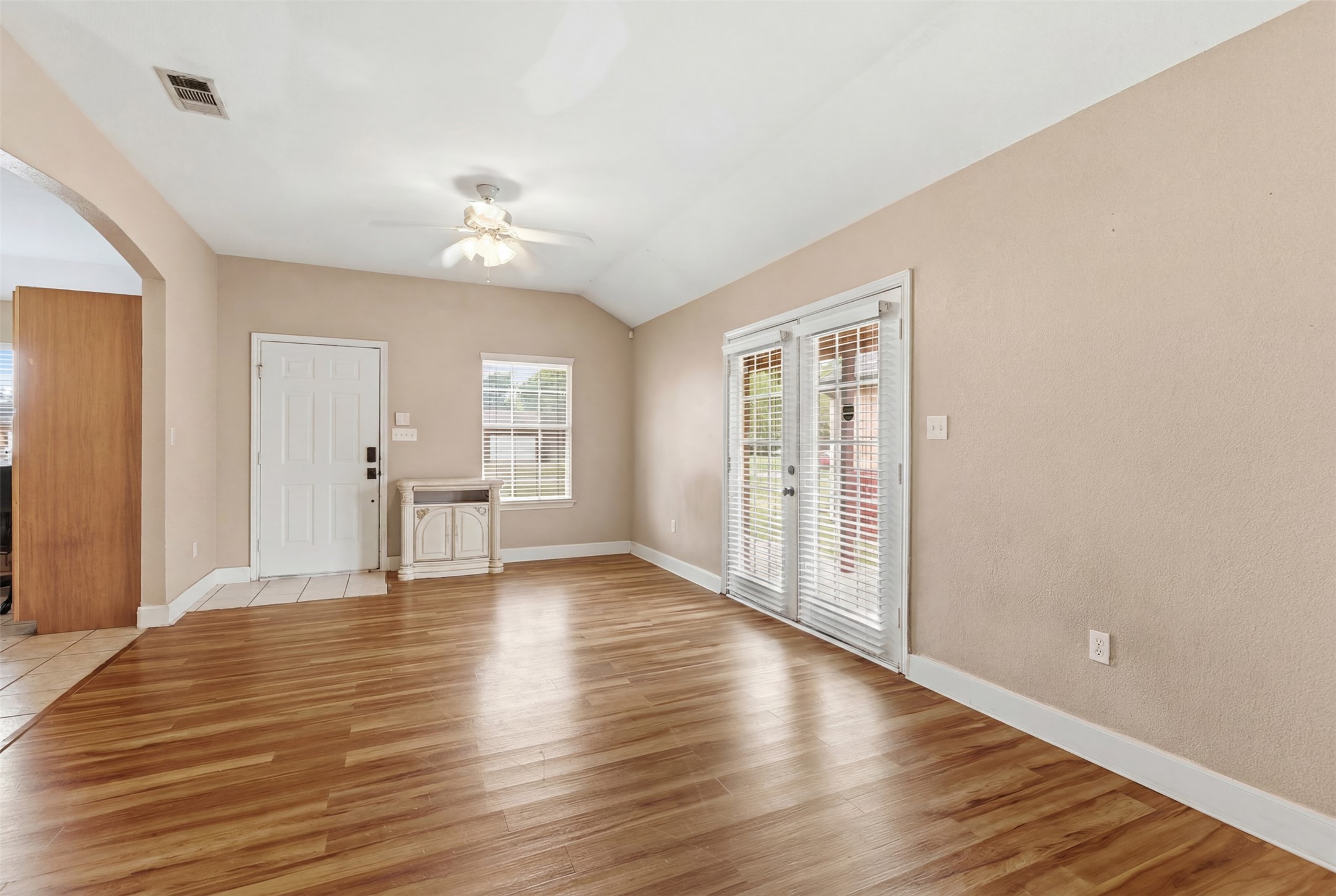 1905 E Alma Avenue Sherman TX 75090