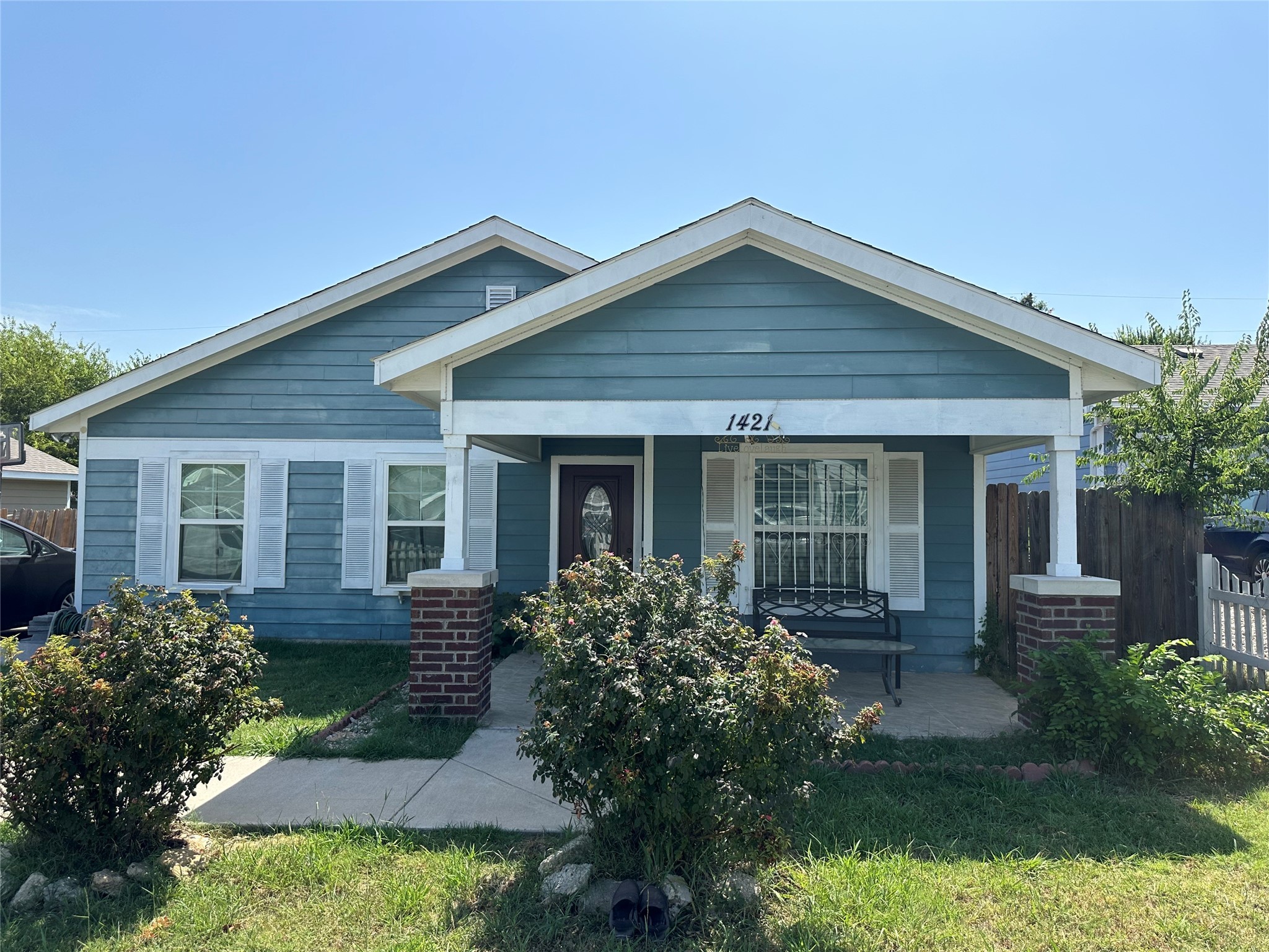 1421 Stewart Street Fort Worth TX 76104