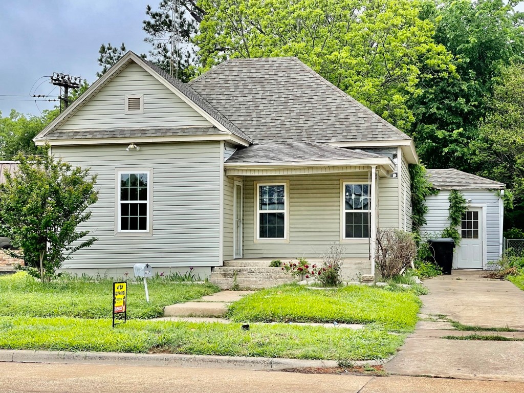 1027 W Crawford Street Denison TX 75020