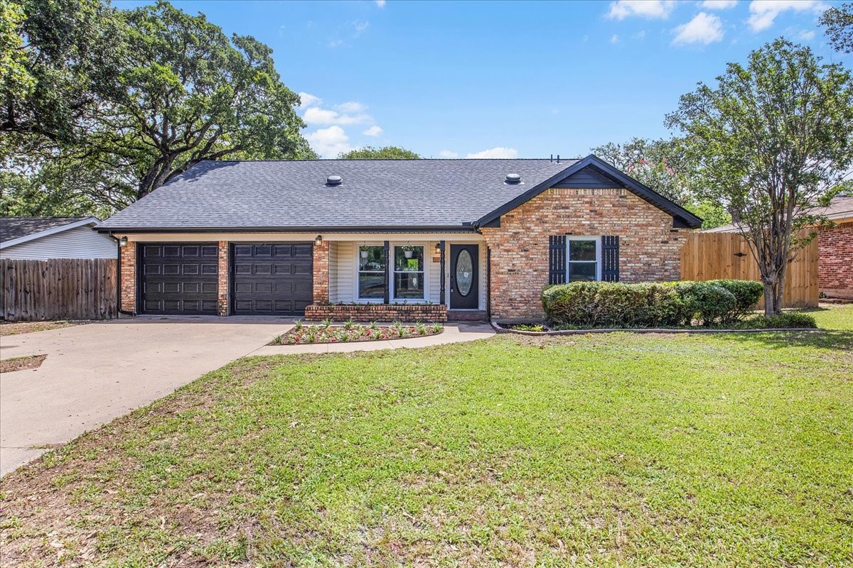 1144 Forest Oaks Lane Hurst TX 76053
