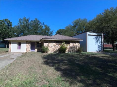 1017 E Glendale Street Mexia TX 76667