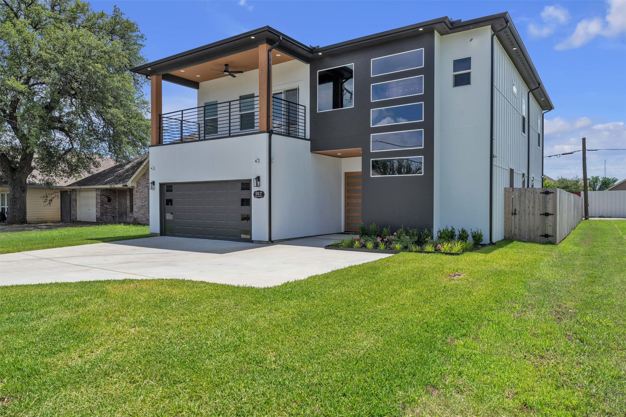 917 S Carroll Avenue Dallas TX 75223