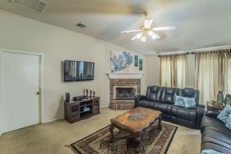 1634 Powder Horn Lane Arlington TX 76018
