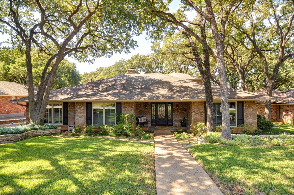 2318 Chimney Hill Drive Arlington TX 76012