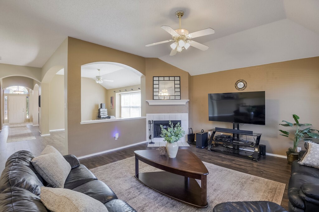 1718 Falcon Drive Corinth TX 76210
