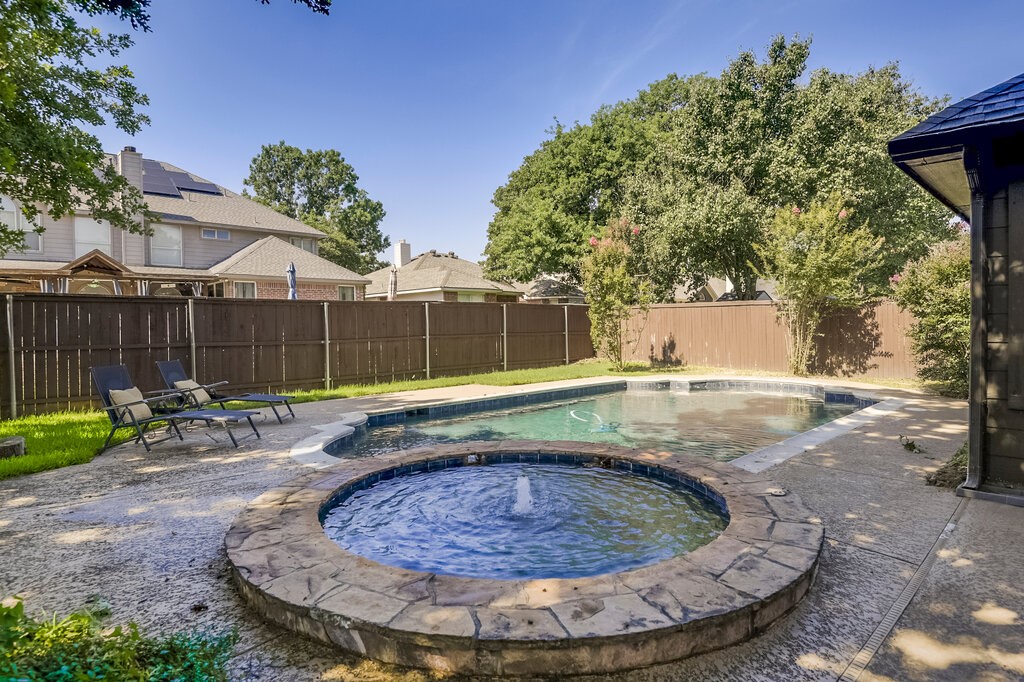 1718 Falcon Drive Corinth TX 76210