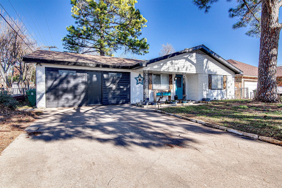 212 Bedford Court W Hurst TX 76053