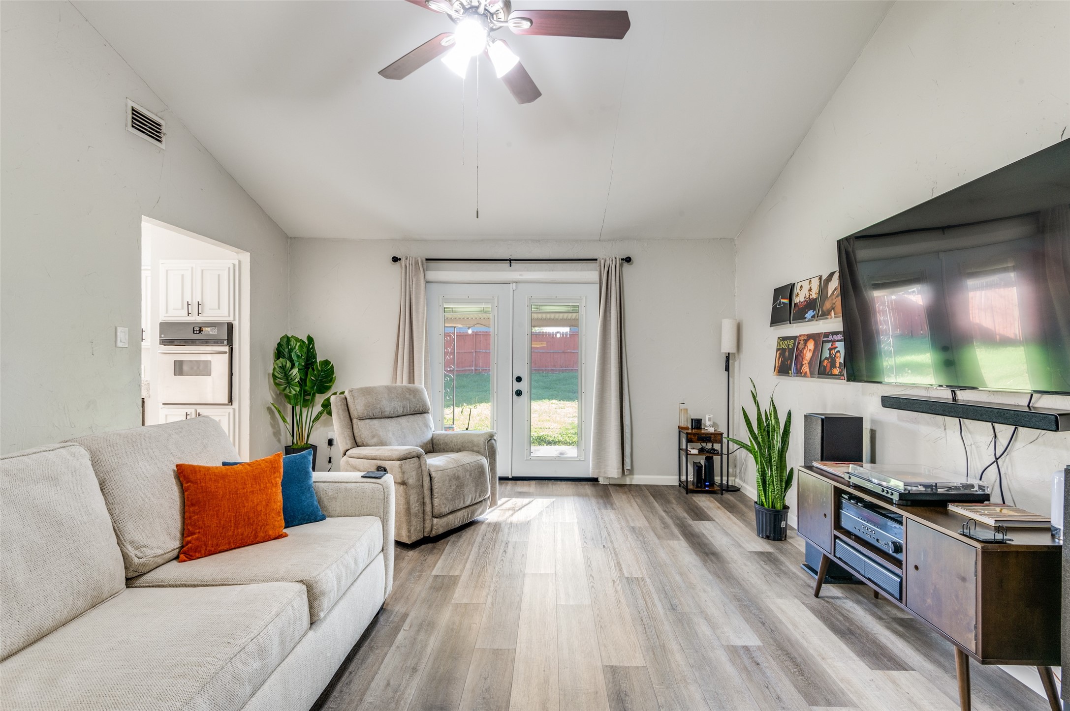 3820 Flamingo Lane Irving TX 75062