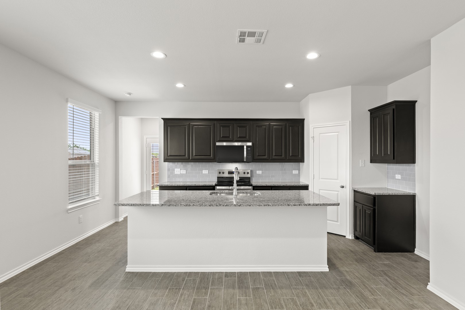 1713 Edgeway Drive Aubrey TX 76227