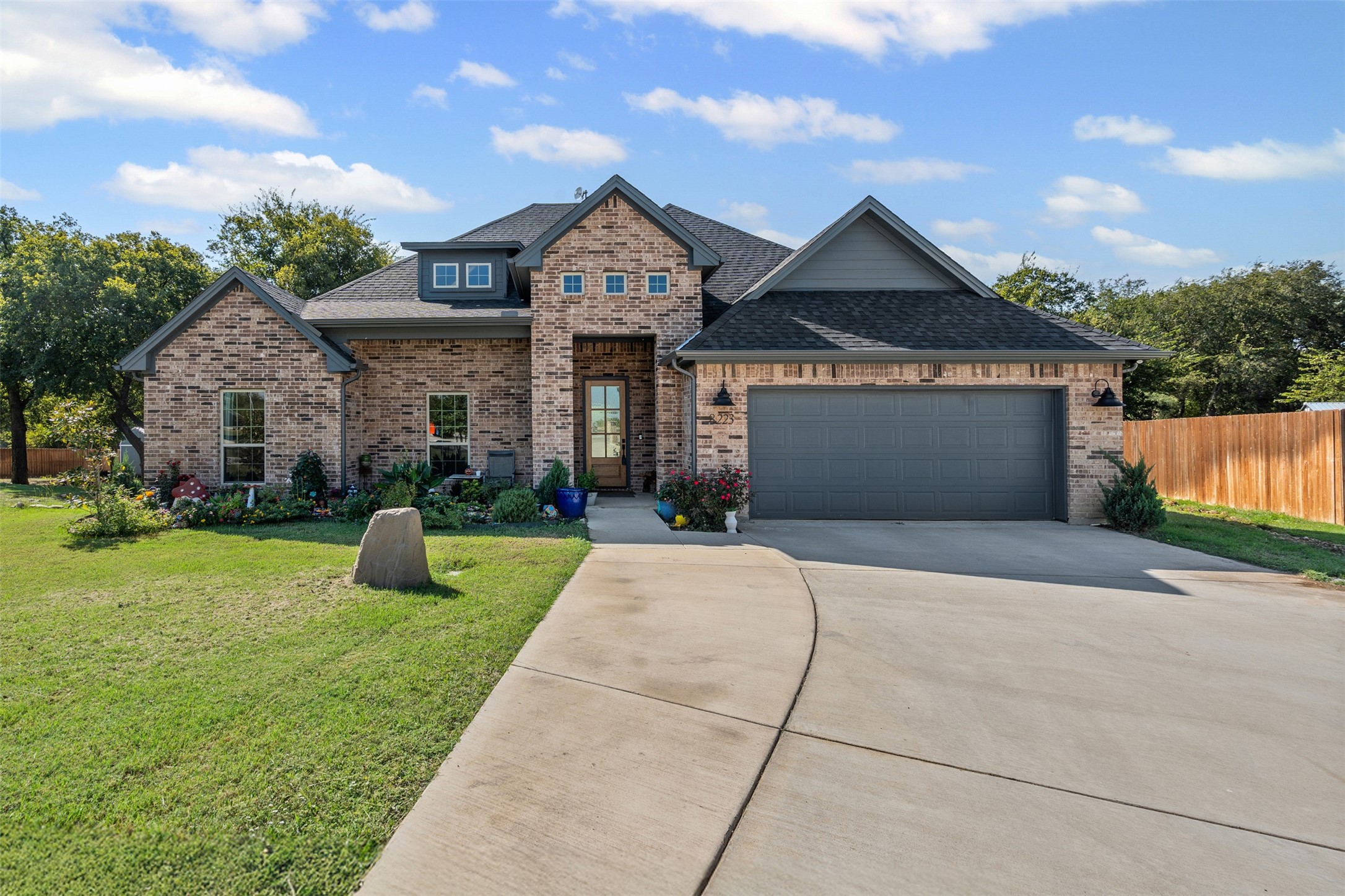 8223 Loar Court Fort Worth TX 76126