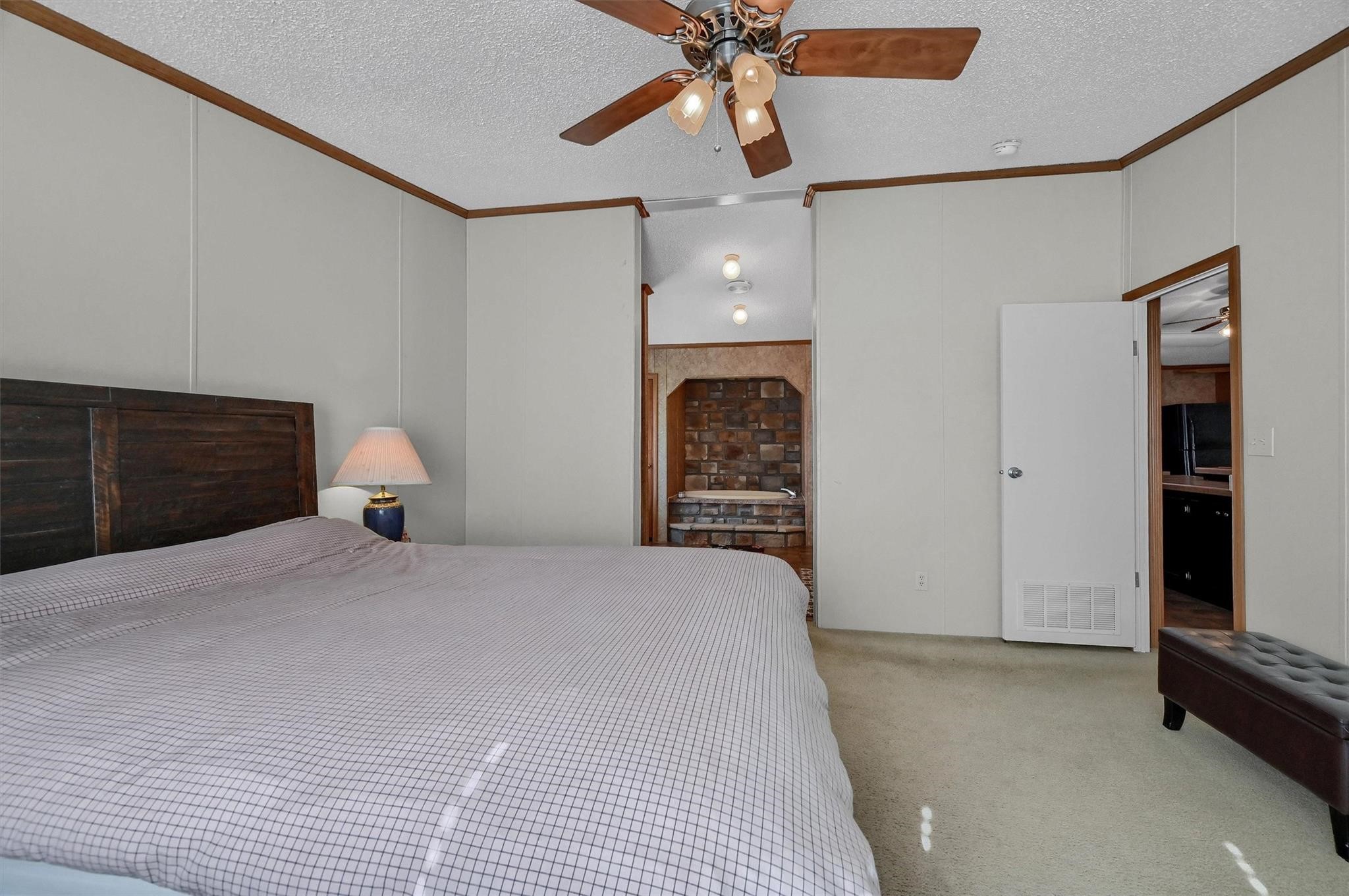 115 Candlewood Circle Gainesville TX 76240