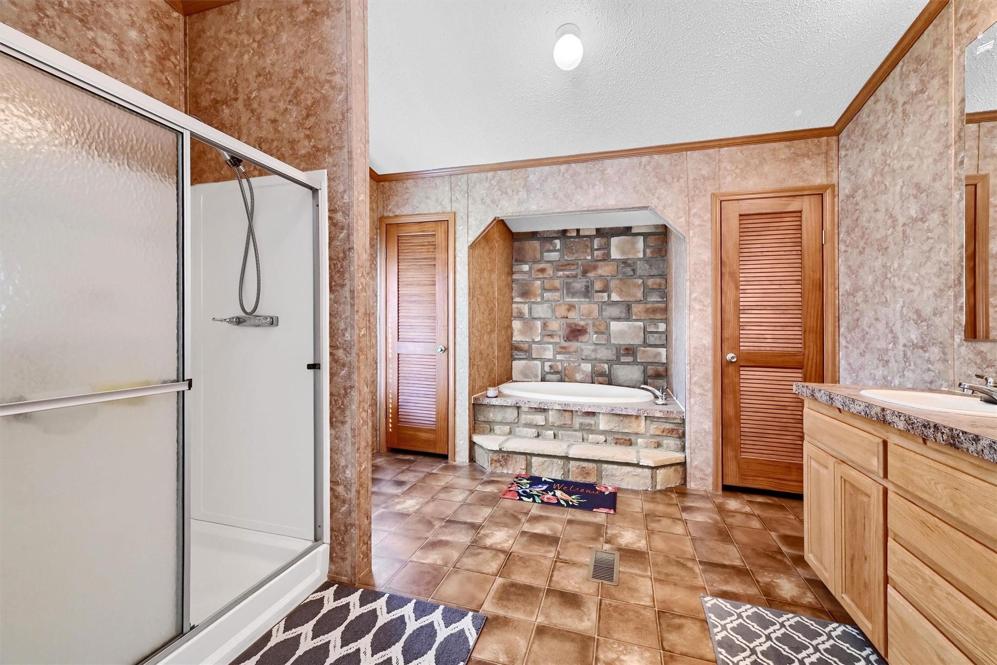 115 Candlewood Circle Gainesville TX 76240