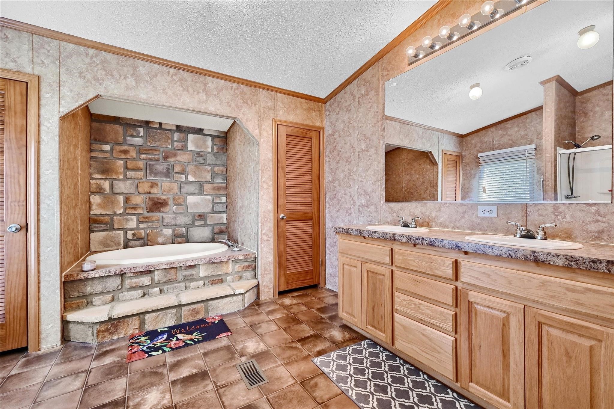 115 Candlewood Circle Gainesville TX 76240
