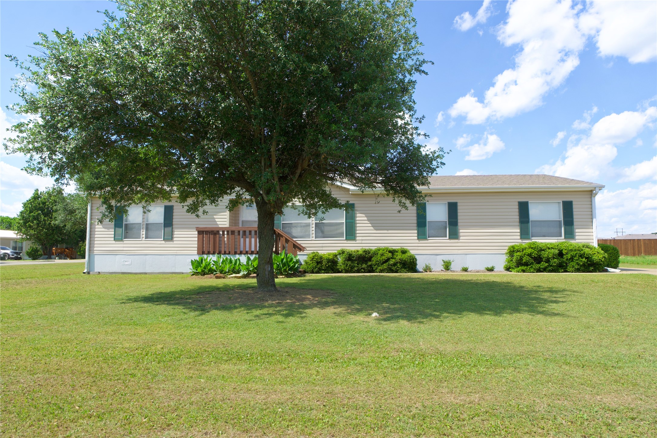 115 Candlewood Circle Gainesville TX 76240