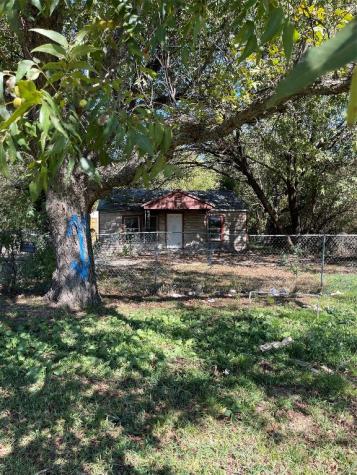 3357 E Illinois Avenue Dallas TX 75216