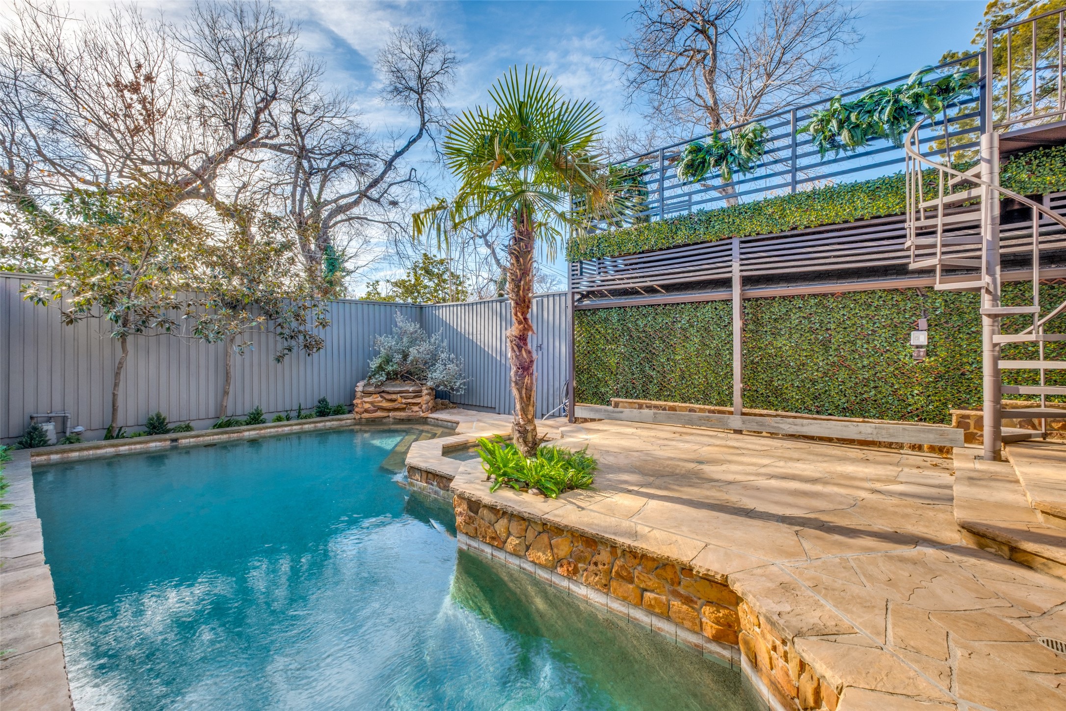 947 Easton Place Dallas TX 75218