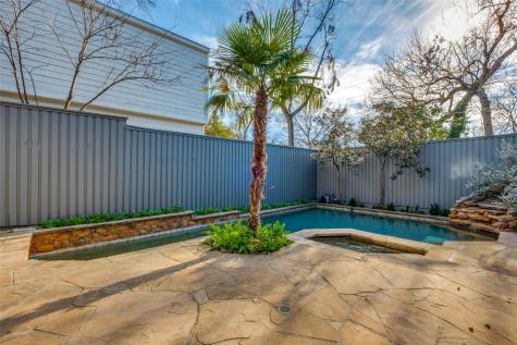 947 Easton Place Dallas TX 75218