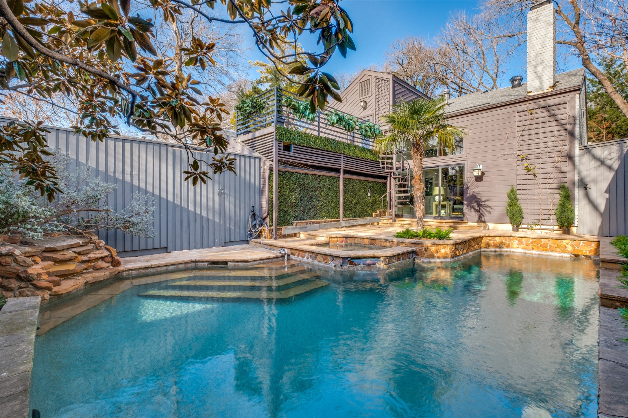 947 Easton Place Dallas TX 75218