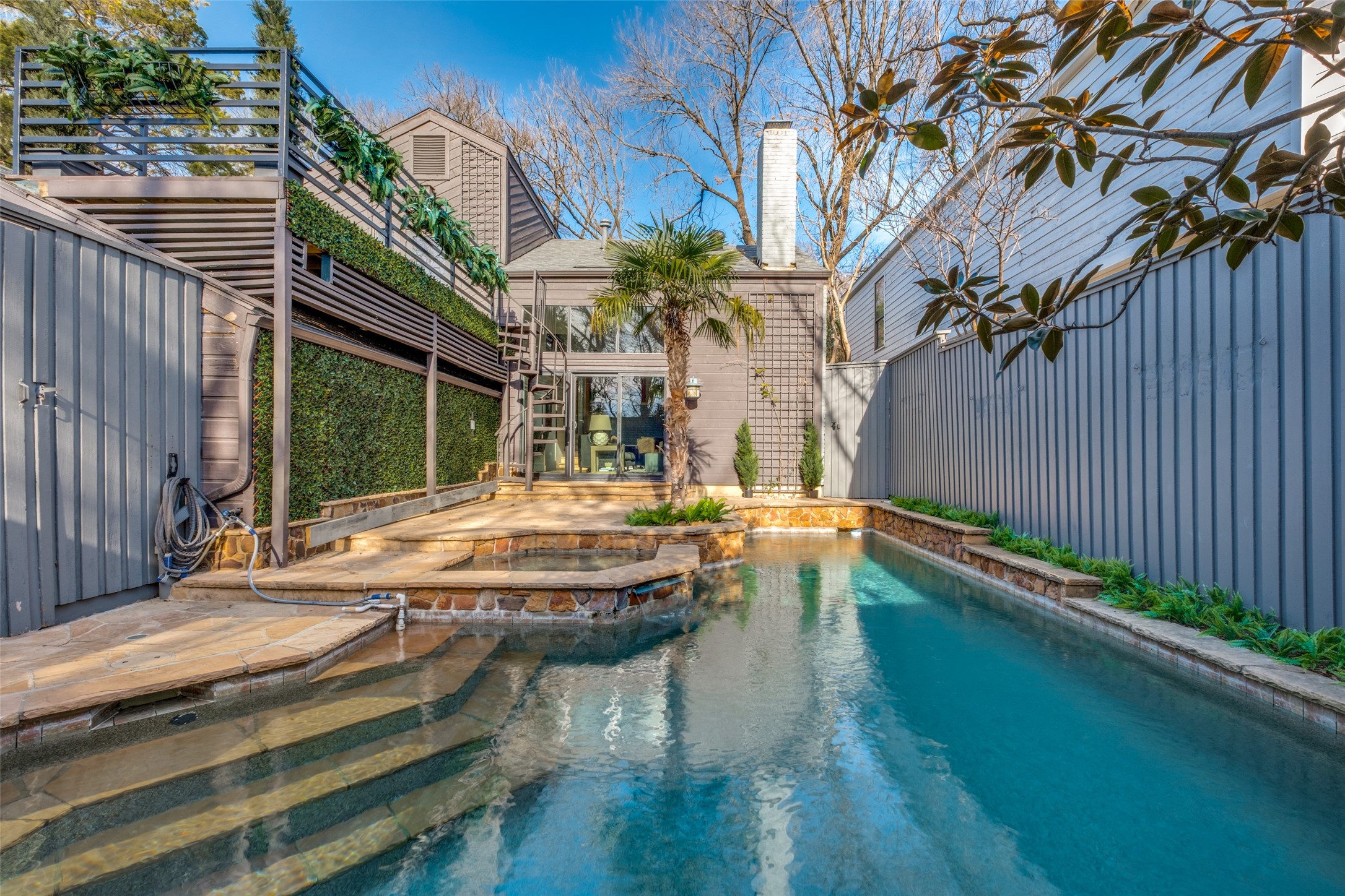 947 Easton Place Dallas TX 75218