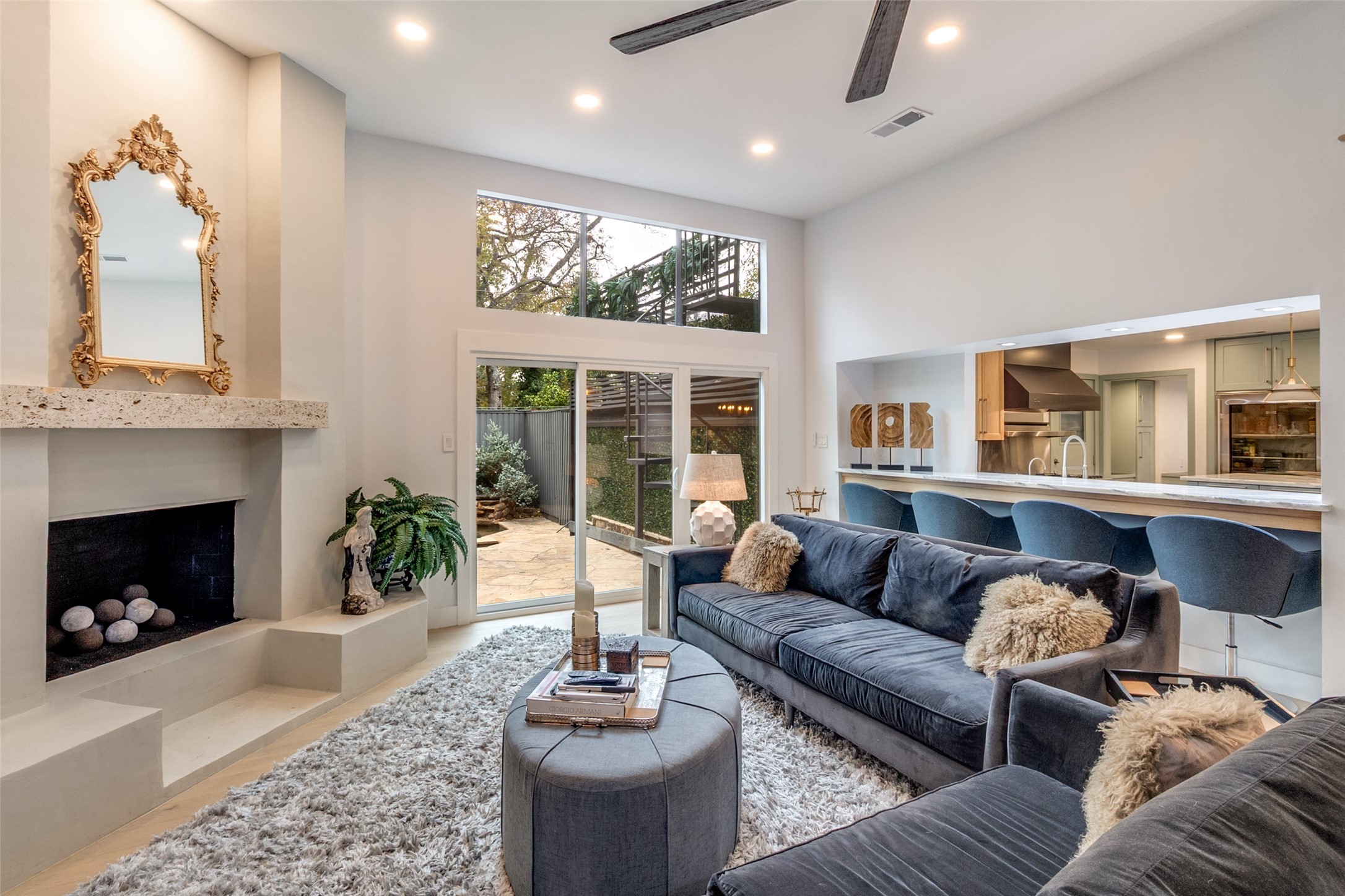 947 Easton Place Dallas TX 75218