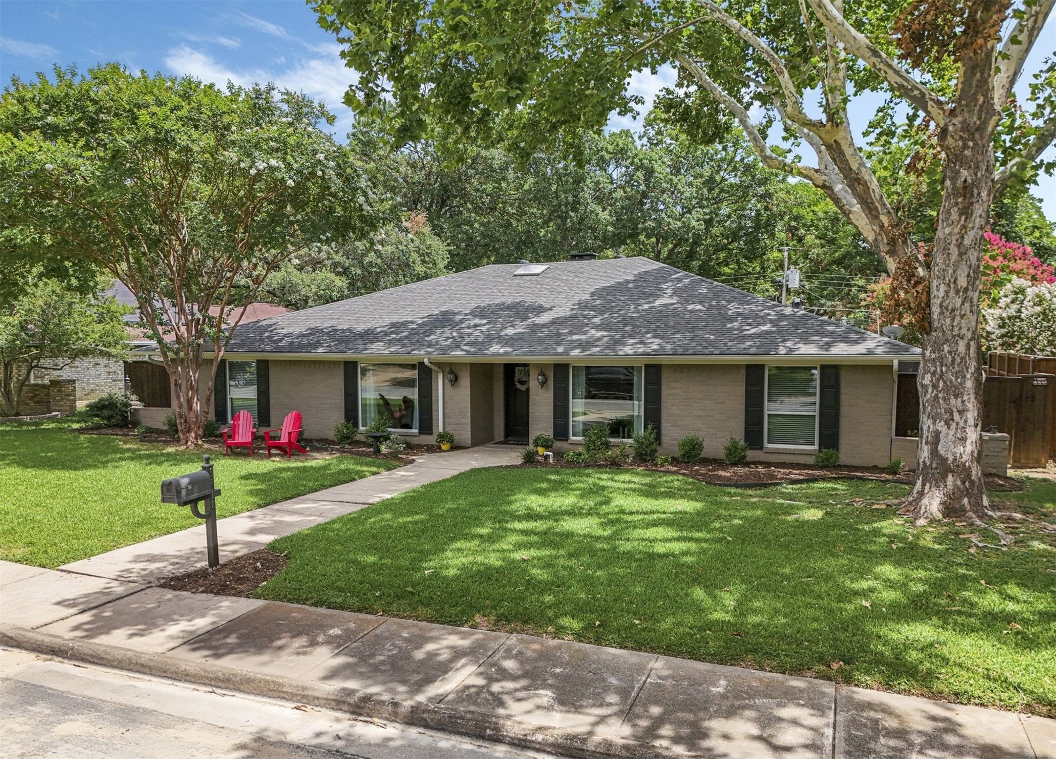 6818 Truxton Drive Dallas TX 75231