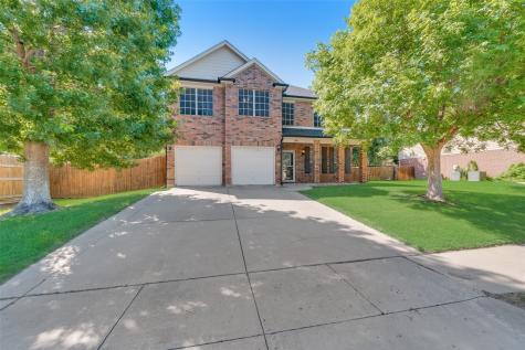 2604 Crestwood Drive Burleson TX 76028